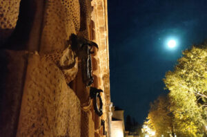 Visita nocturna a la Alhambra para grupos reducidos - Wanderlust Granada Tours