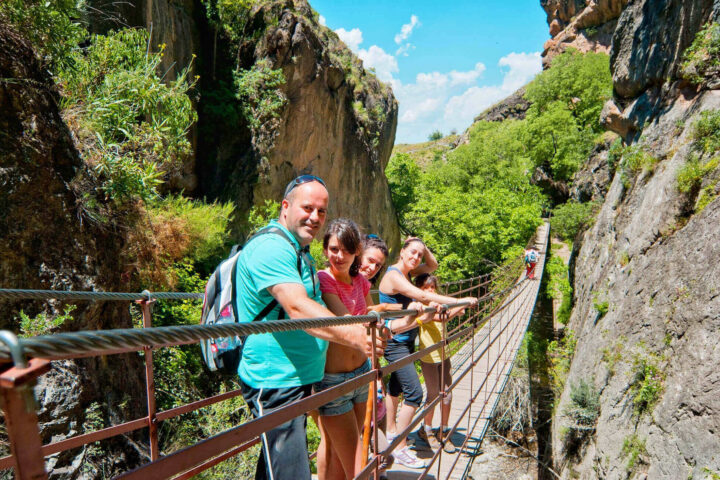 Los Cahorros y sus puentes colgantes - Wanderlust Granada Tours